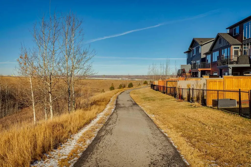 57 Crestridge Bay SW Calgary AB T3B 6H2