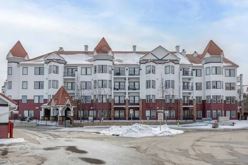 60 Royal Oak Plaza NW Calgary AB T3K 5Z1