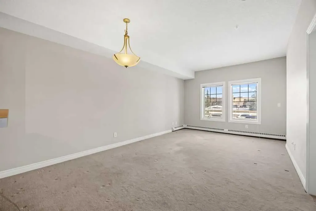60 Royal Oak Plaza NW Calgary AB T3K 5Z1