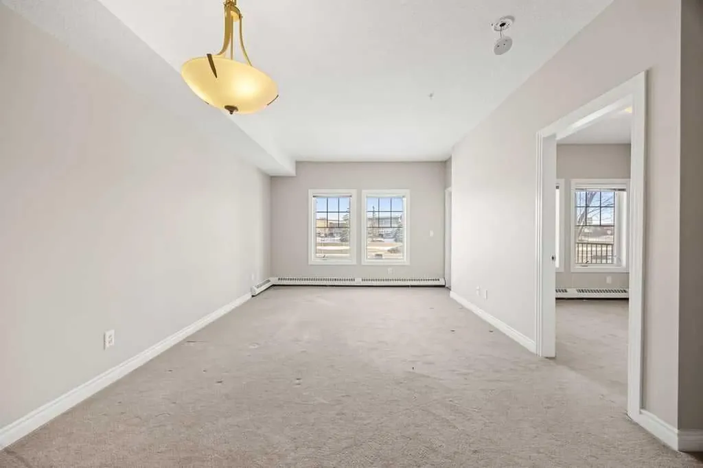 60 Royal Oak Plaza NW Calgary AB T3K 5Z1