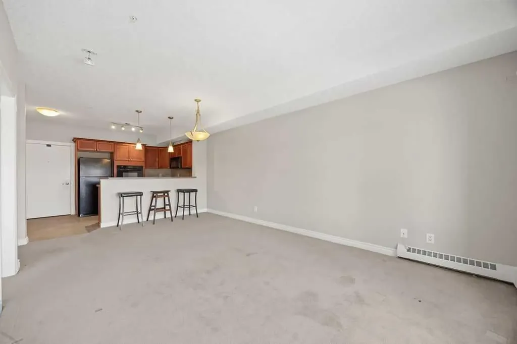 60 Royal Oak Plaza NW Calgary AB T3K 5Z1