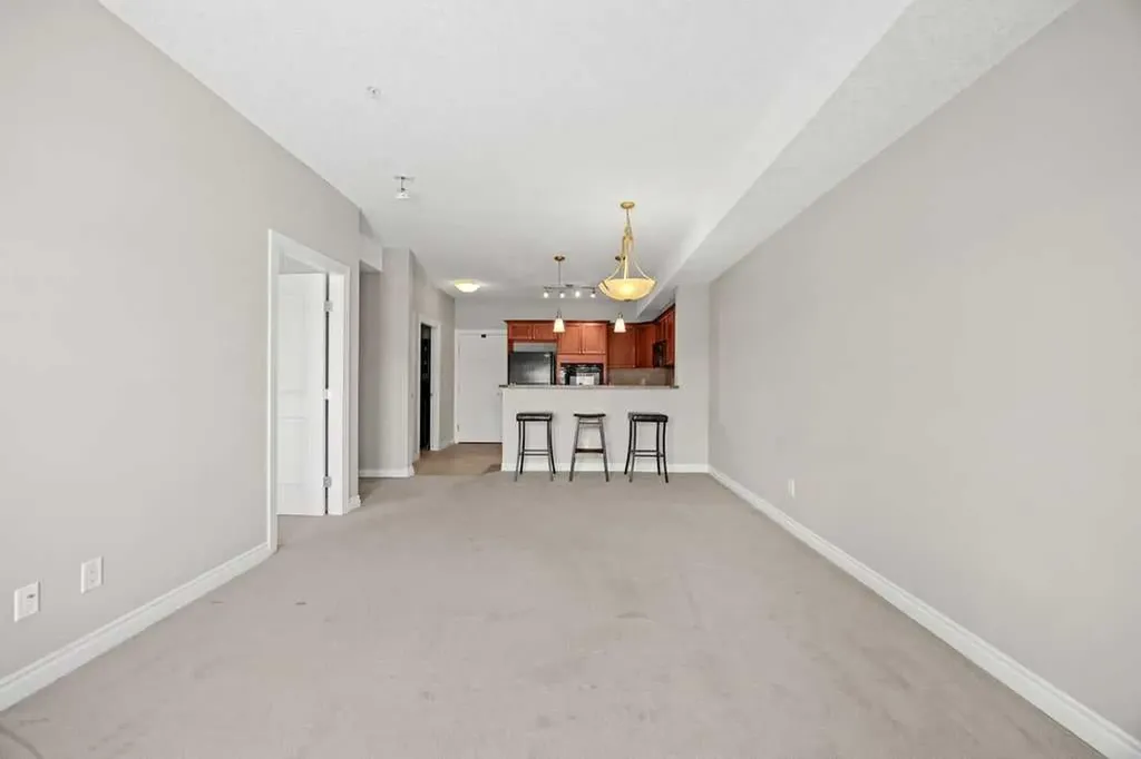 60 Royal Oak Plaza NW Calgary AB T3K 5Z1