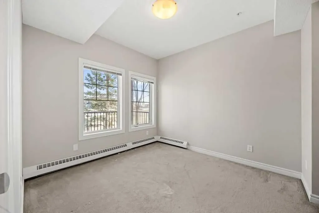 60 Royal Oak Plaza NW Calgary AB T3K 5Z1