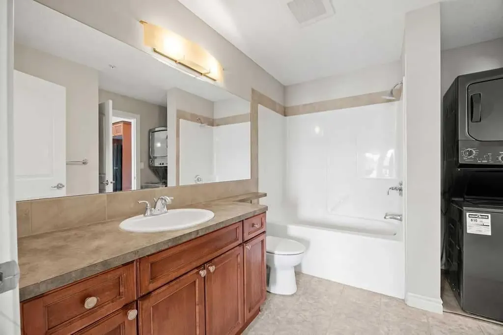 60 Royal Oak Plaza NW Calgary AB T3K 5Z1