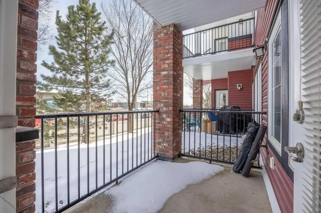 60 Royal Oak Plaza NW Calgary AB T3K 5Z1