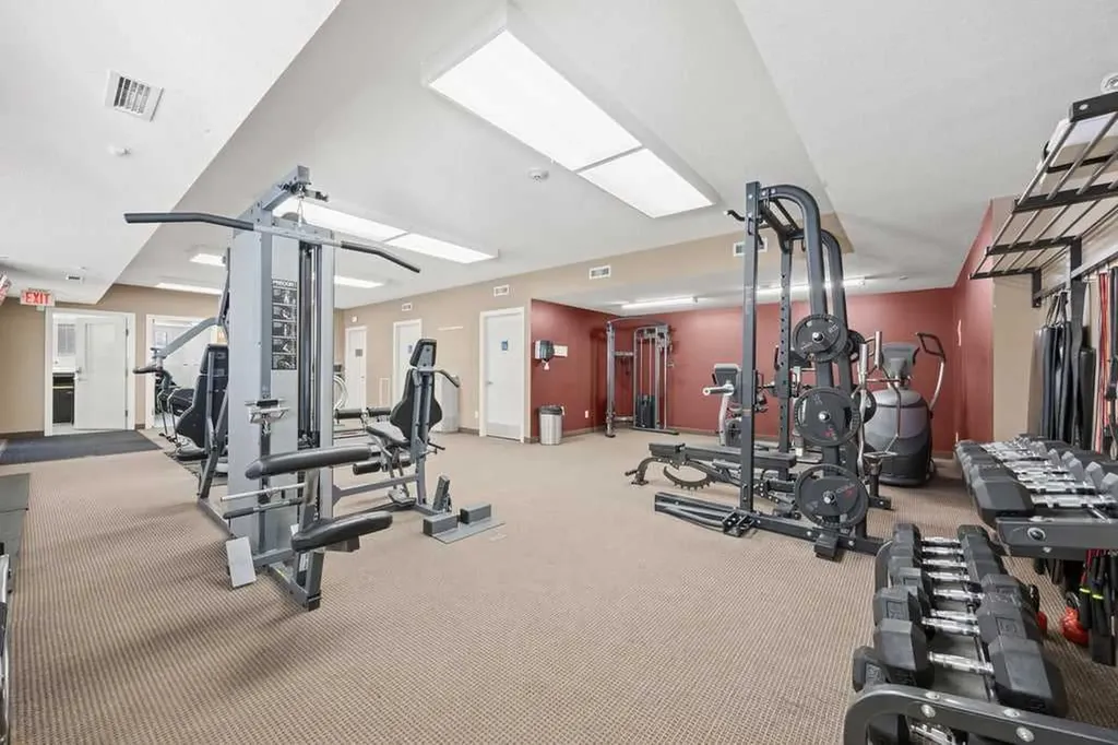 60 Royal Oak Plaza NW Calgary AB T3K 5Z1