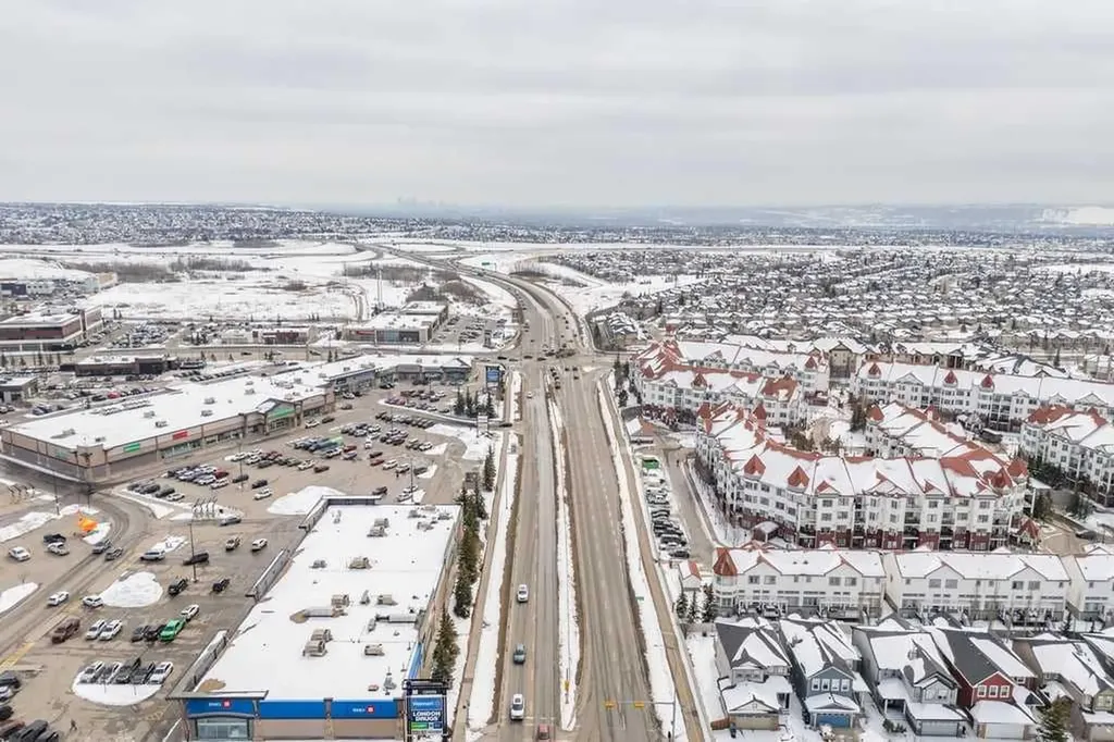 60 Royal Oak Plaza NW Calgary AB T3K 5Z1