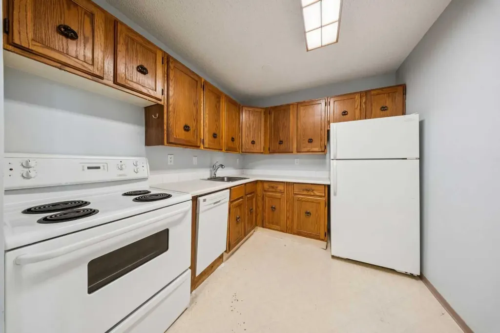 315 Southampton Drive SW Calgary AB T2W 2T6