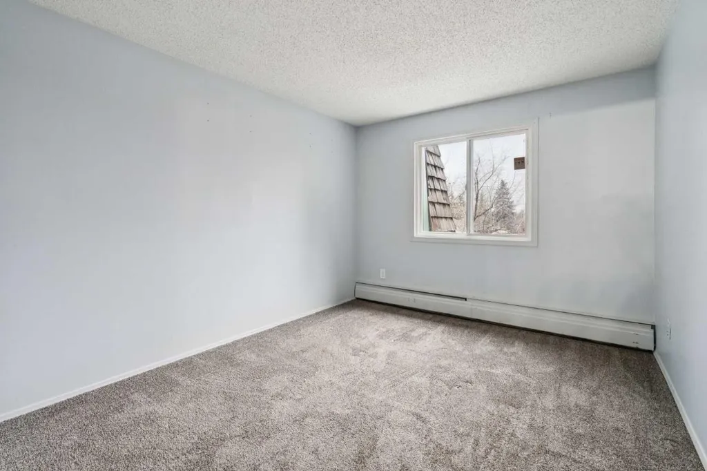 315 Southampton Drive SW Calgary AB T2W 2T6