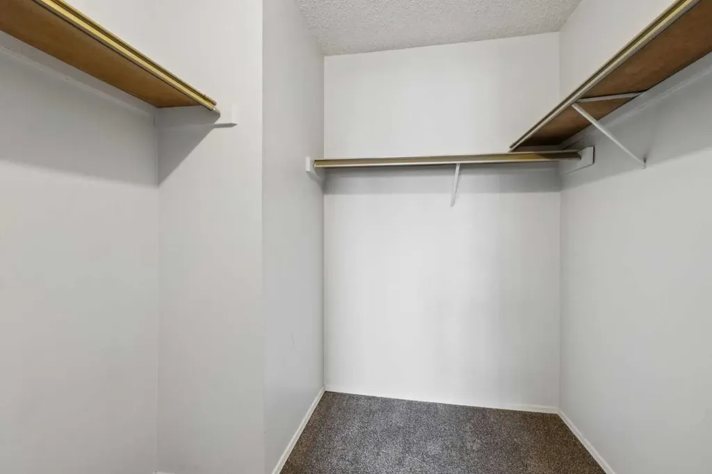 315 Southampton Drive SW Calgary AB T2W 2T6