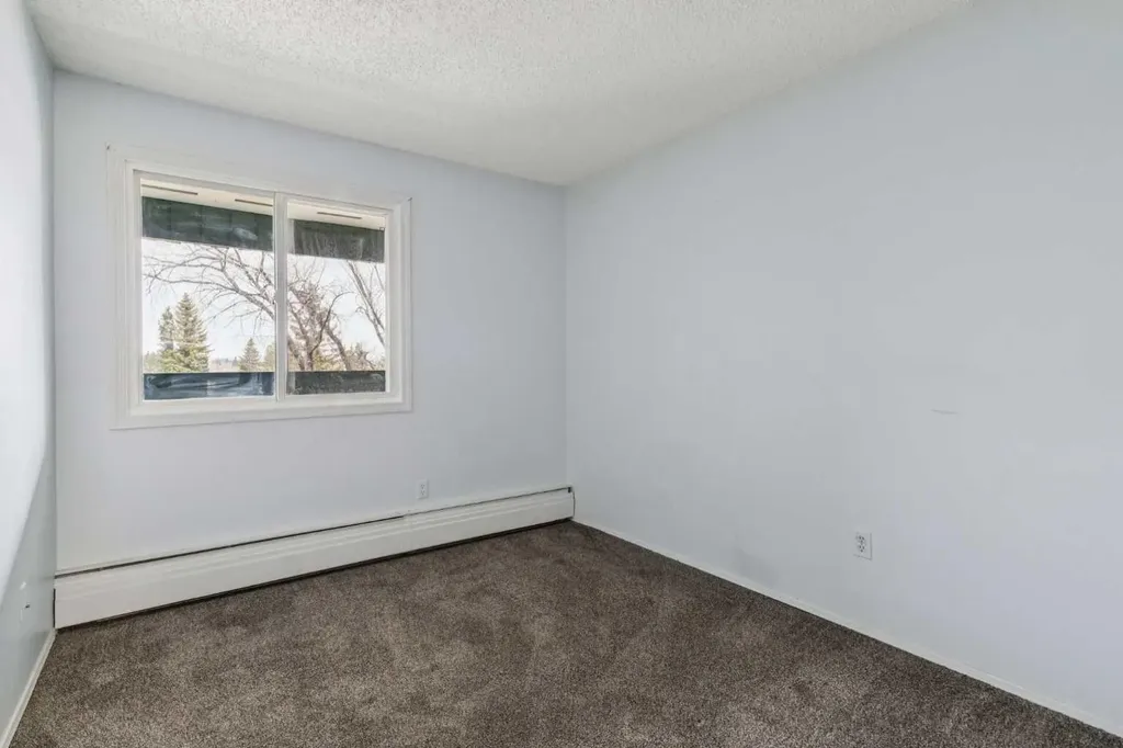 315 Southampton Drive SW Calgary AB T2W 2T6