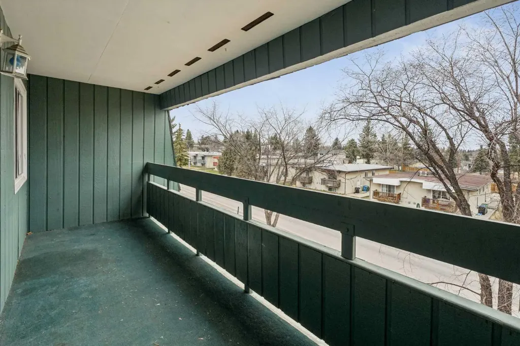315 Southampton Drive SW Calgary AB T2W 2T6