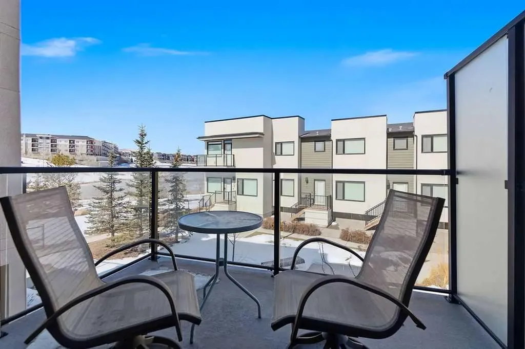 218 Sherwood Square NW Calgary AB T3R 0Y2