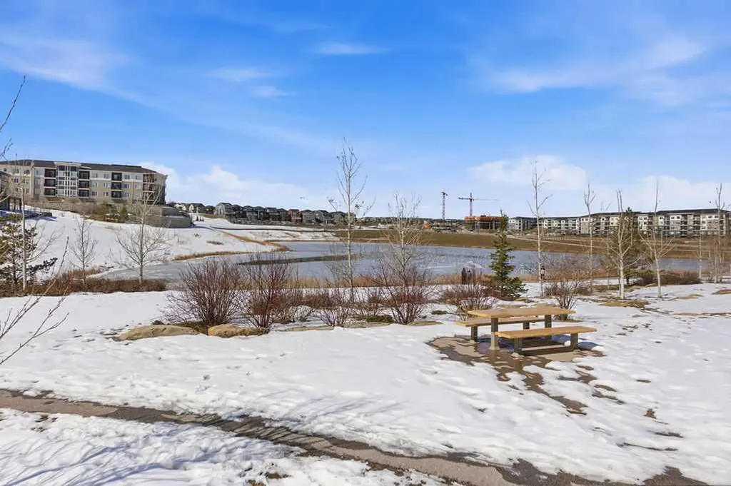 218 Sherwood Square NW Calgary AB T3R 0Y2