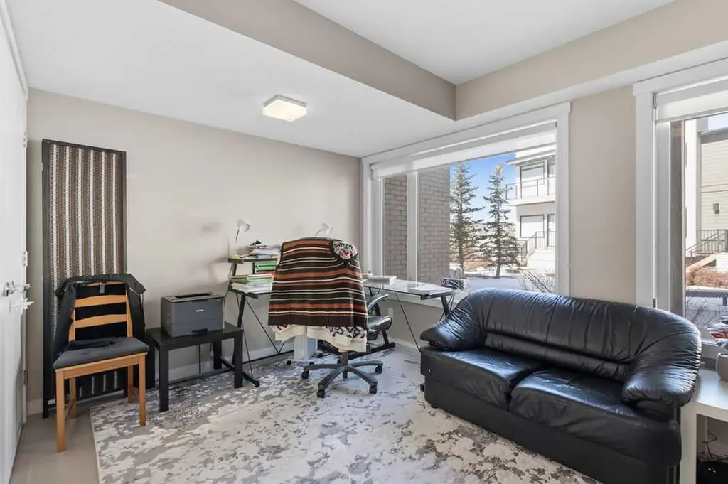 218 Sherwood Square NW Calgary AB T3R 0Y2