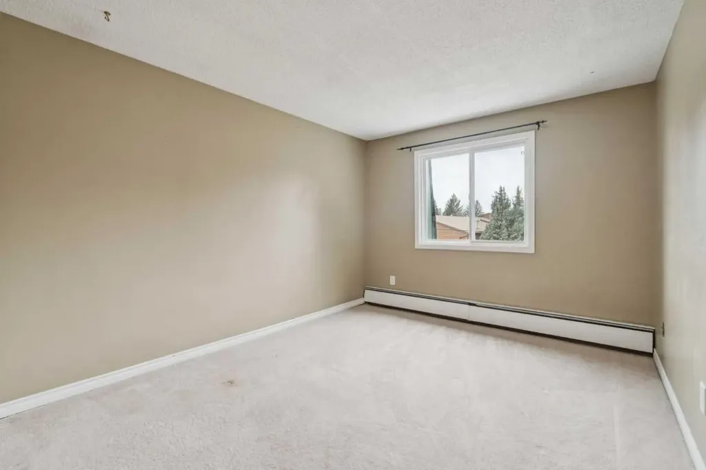 315 Southampton Drive SW Calgary AB T2W 2T6