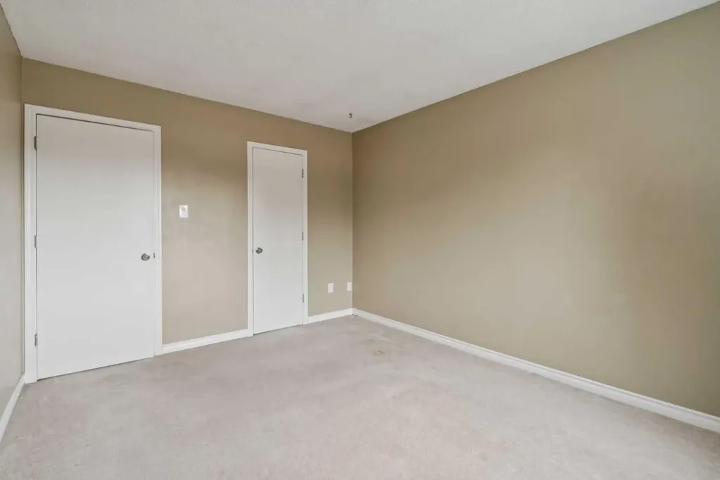 315 Southampton Drive SW Calgary AB T2W 2T6