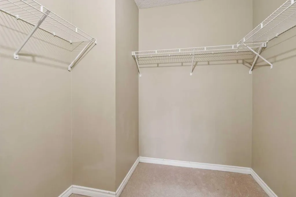 315 Southampton Drive SW Calgary AB T2W 2T6