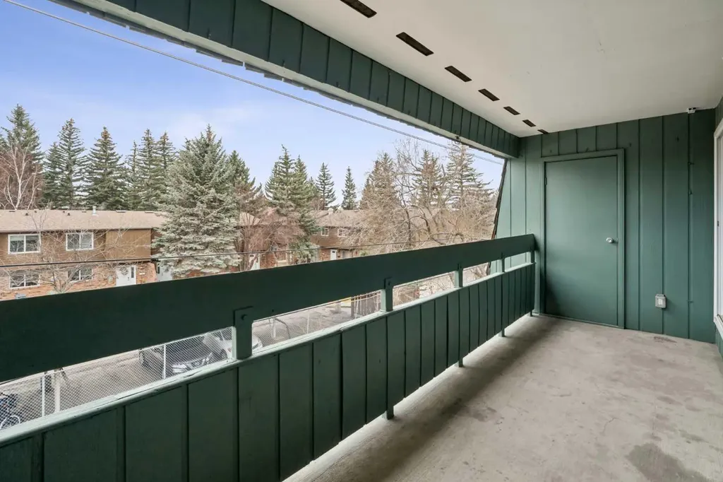315 Southampton Drive SW Calgary AB T2W 2T6