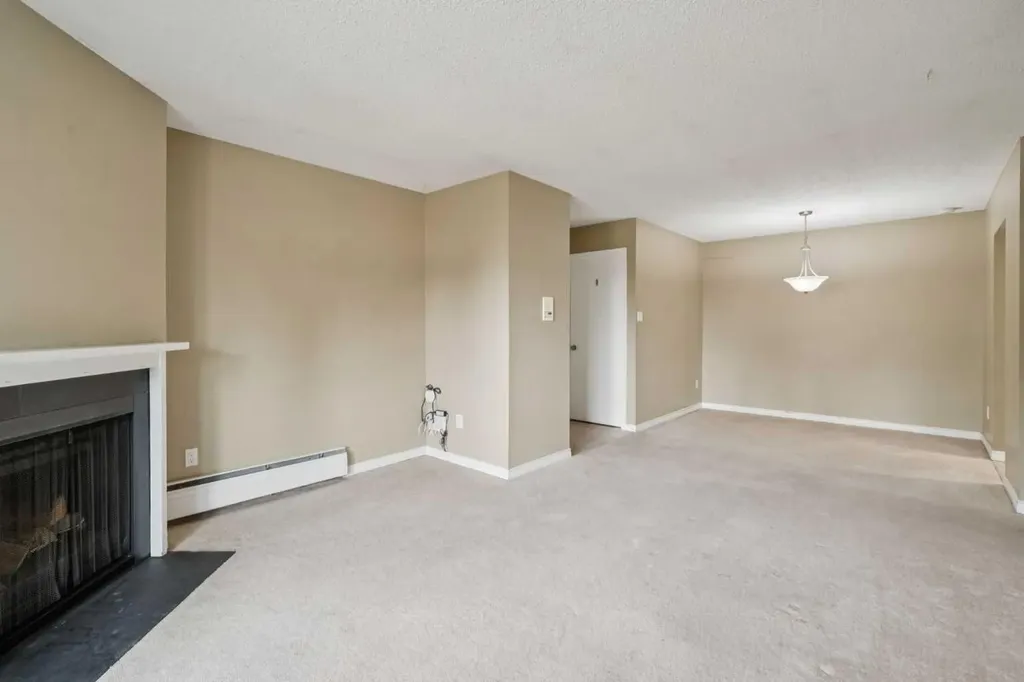 315 Southampton Drive SW Calgary AB T2W 2T6