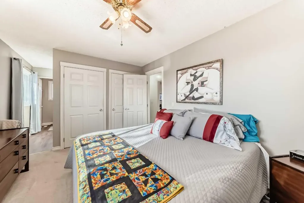 8 Meadow Place SE Airdrie AB T4A 1W4