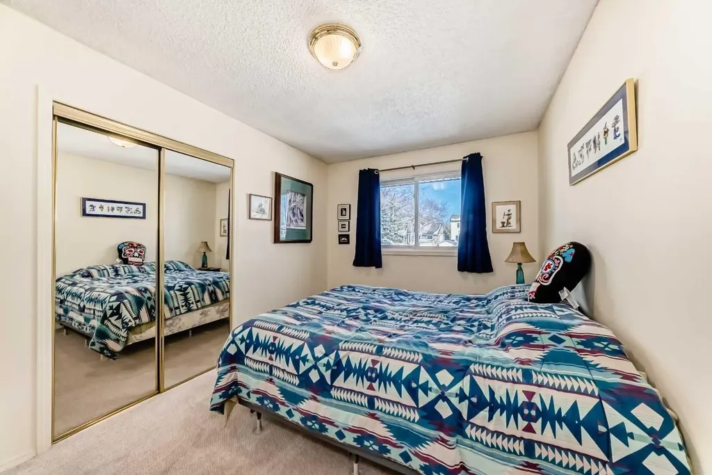 8 Meadow Place SE Airdrie AB T4A 1W4