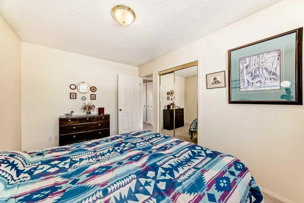 8 Meadow Place SE Airdrie AB T4A 1W4