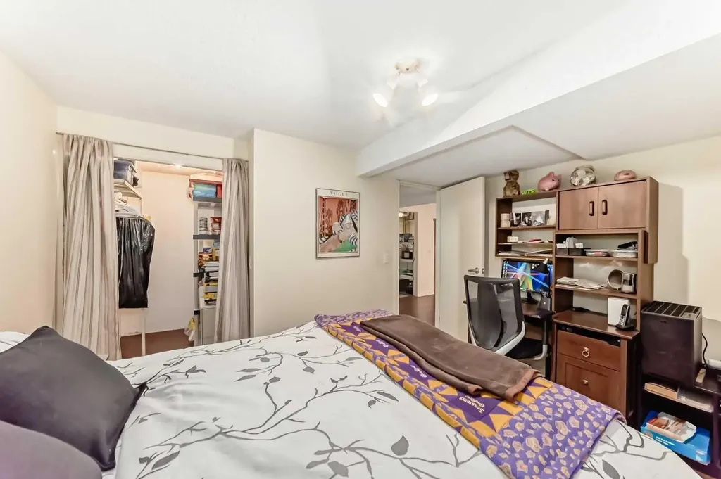8 Meadow Place SE Airdrie AB T4A 1W4