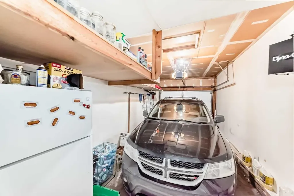 8 Meadow Place SE Airdrie AB T4A 1W4