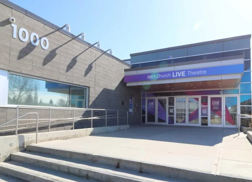 8 Meadow Place SE Airdrie AB T4A 1W4