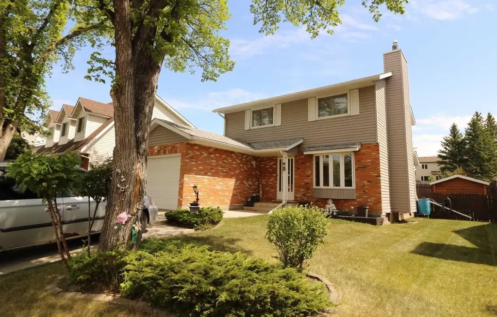 8 Meadow Place SE Airdrie AB T4A 1W4