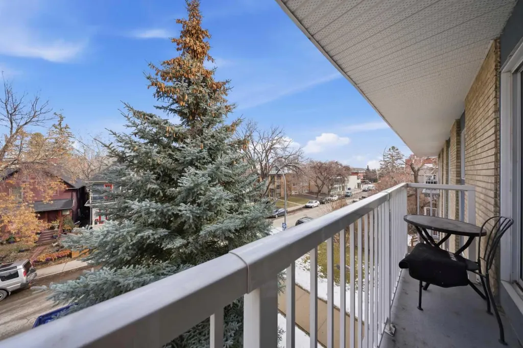 525 22 Avenue SW Calgary AB T2S 0H5