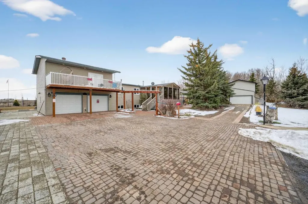 30245 Range Road 12 Rural Mountain View County AB T0M 0N0
