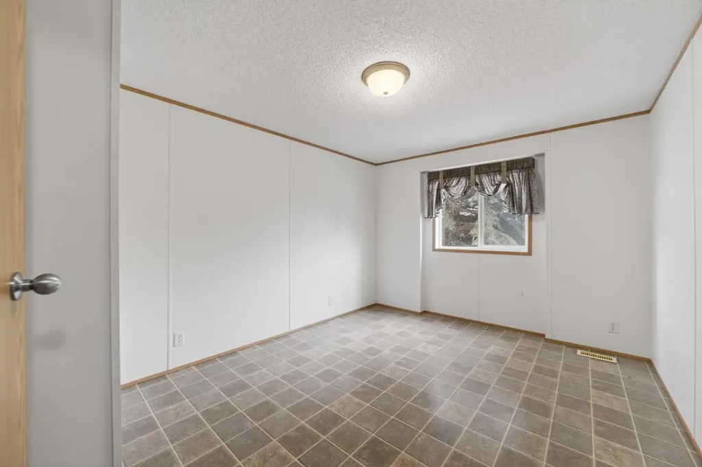 30245 Range Road 12 Rural Mountain View County AB T0M 0N0