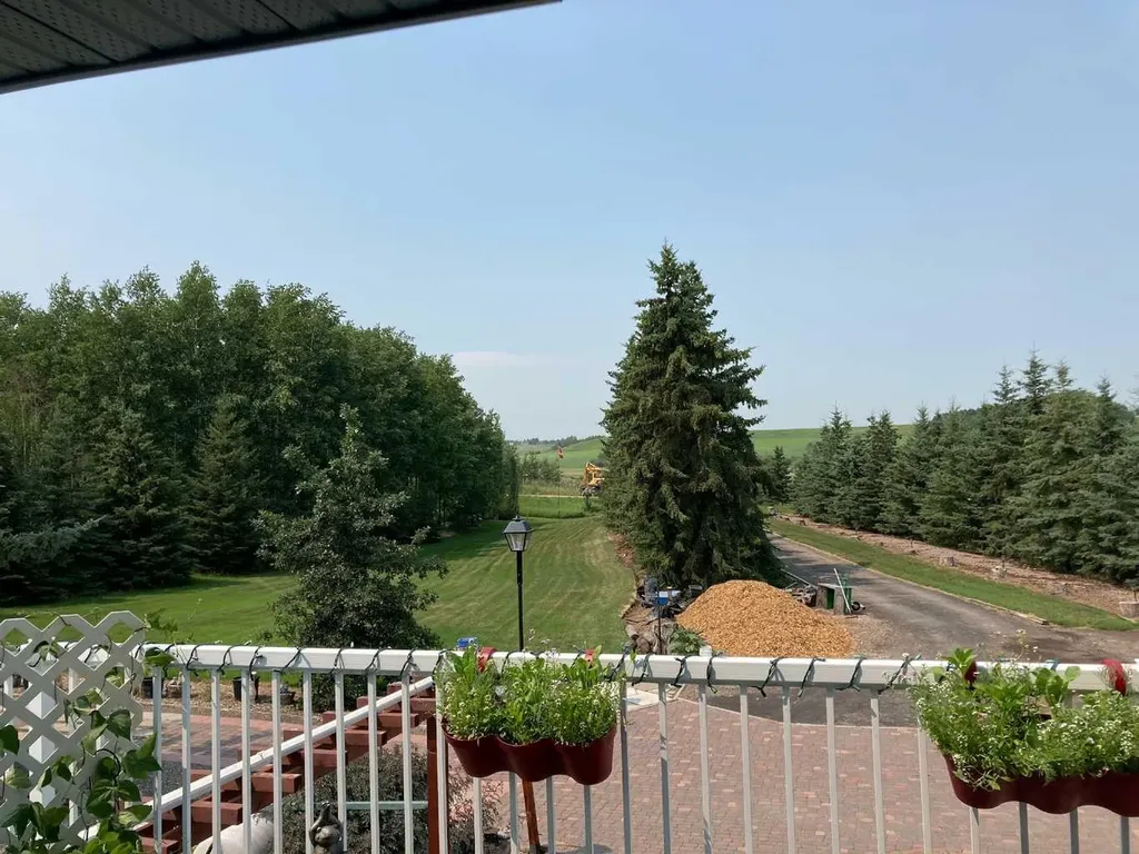 30245 Range Road 12 Rural Mountain View County AB T0M 0N0
