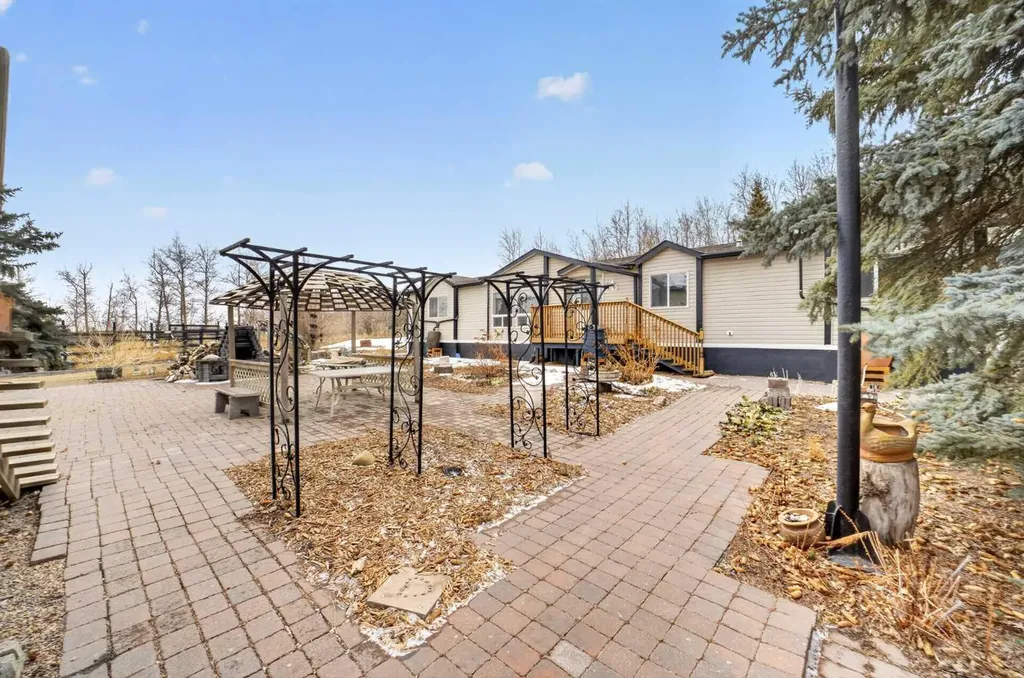30245 Range Road 12 Rural Mountain View County AB T0M 0N0