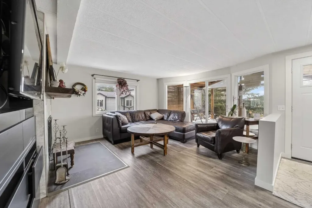 30245 Range Road 12 Rural Mountain View County AB T0M 0N0