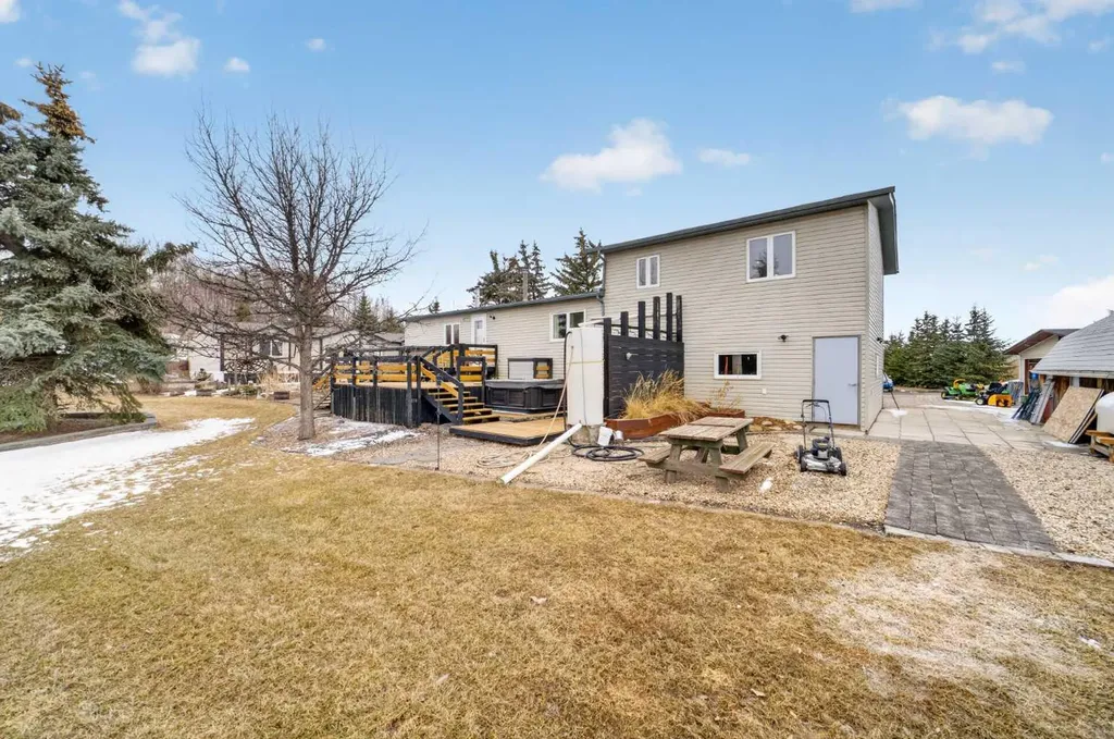 30245 Range Road 12 Rural Mountain View County AB T0M 0N0