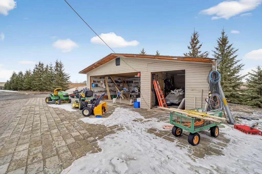 30245 Range Road 12 Rural Mountain View County AB T0M 0N0
