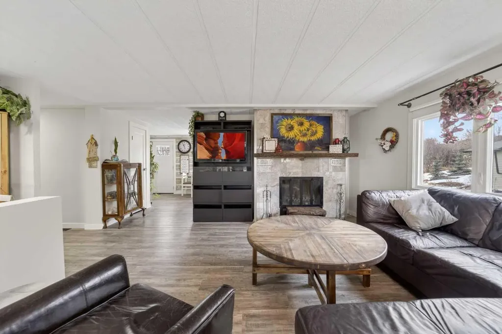 30245 Range Road 12 Rural Mountain View County AB T0M 0N0
