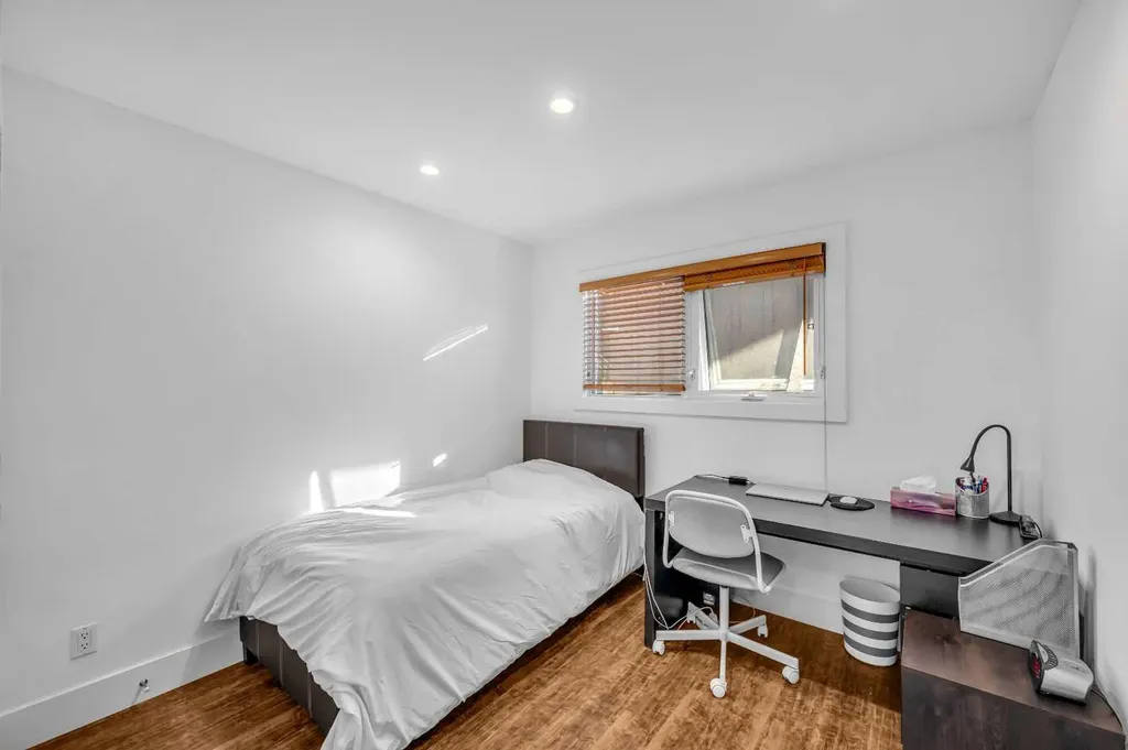 10012 Willowview Road SE Calgary AB T2J 1P4