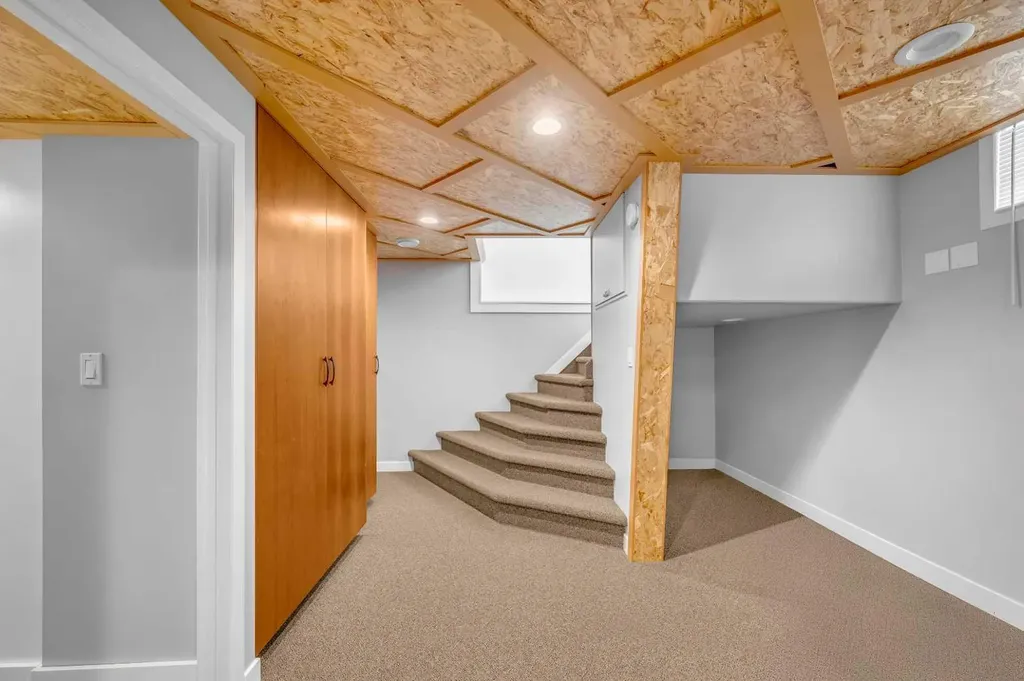 10012 Willowview Road SE Calgary AB T2J 1P4
