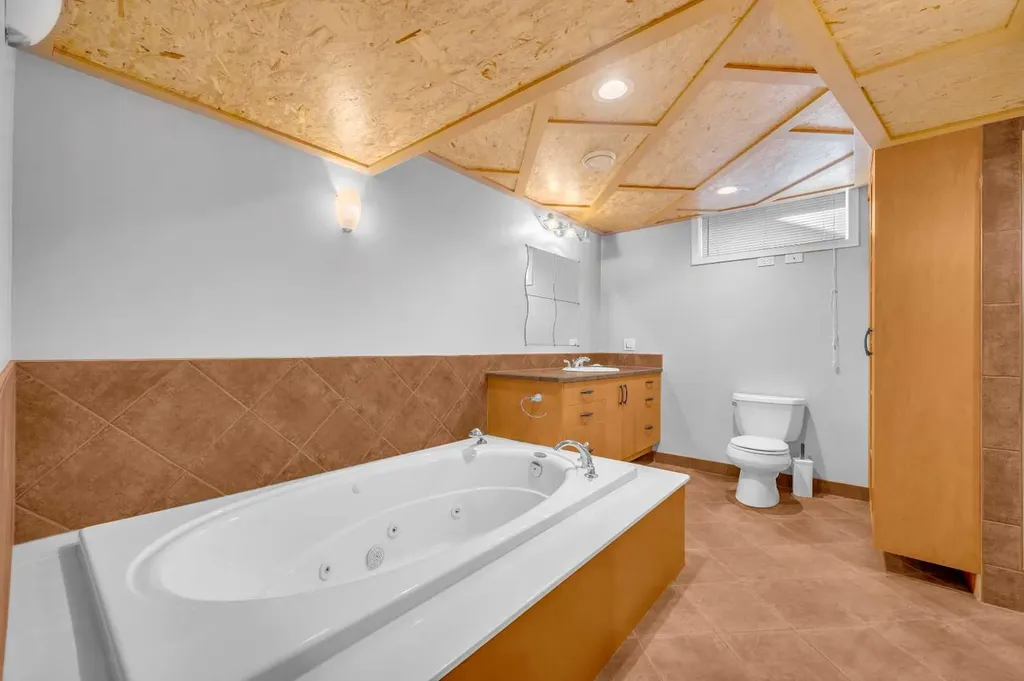 10012 Willowview Road SE Calgary AB T2J 1P4