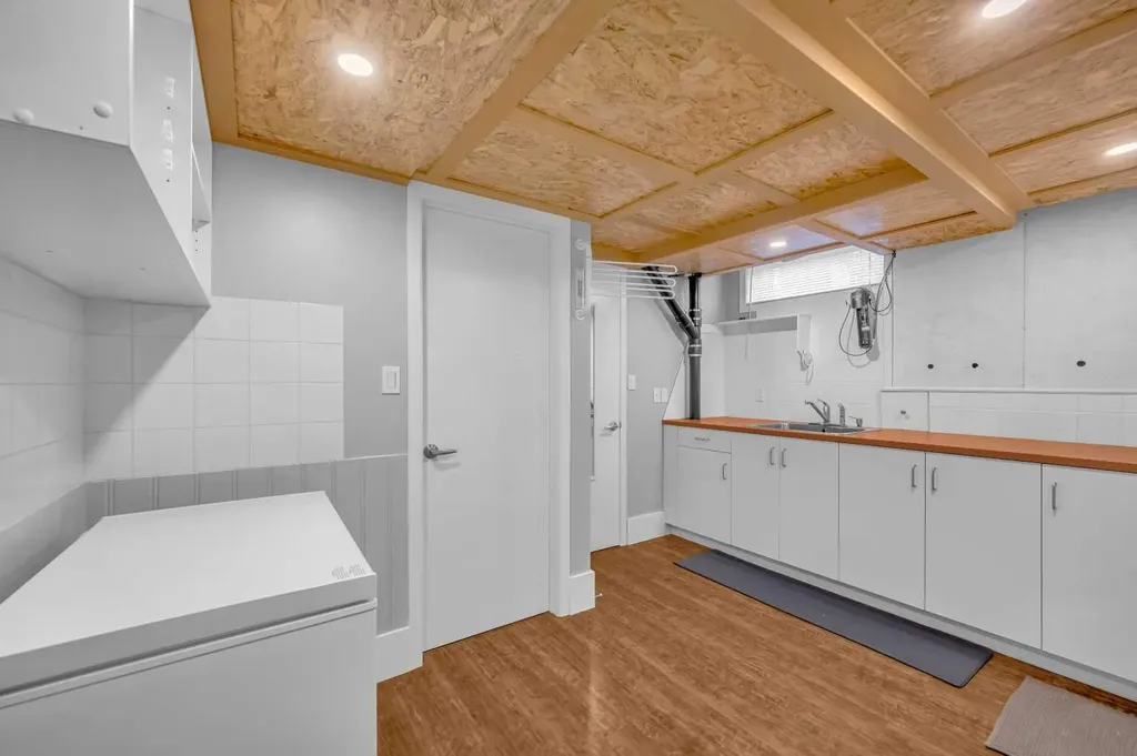 10012 Willowview Road SE Calgary AB T2J 1P4