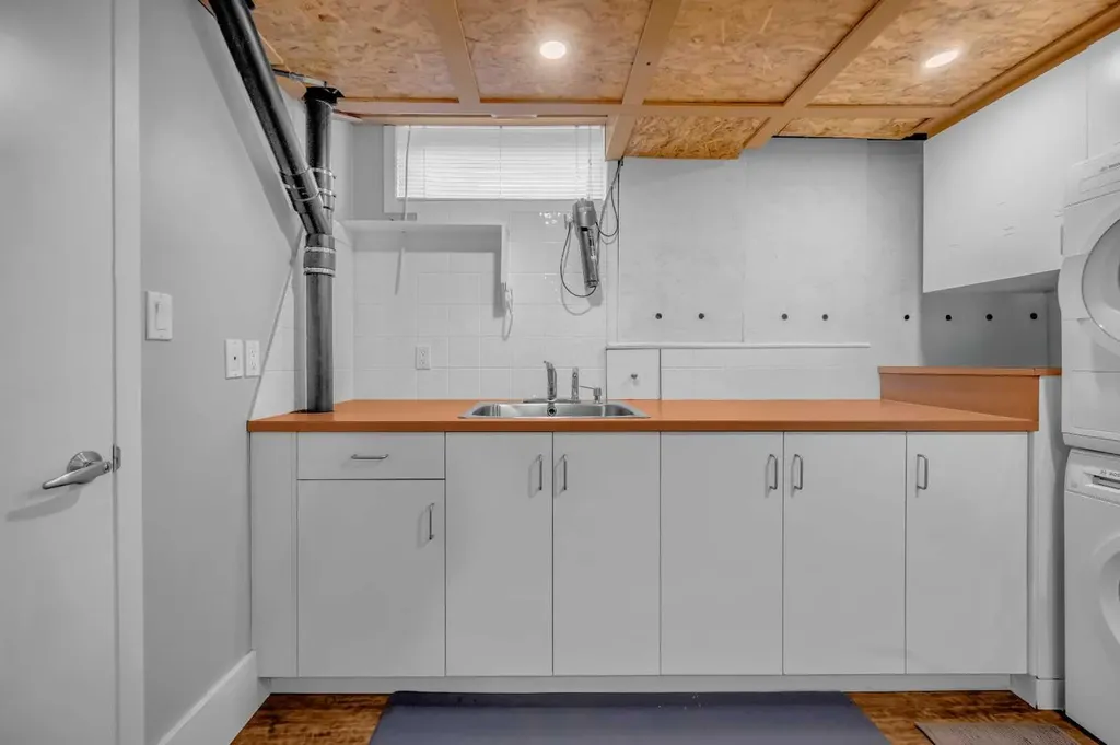 10012 Willowview Road SE Calgary AB T2J 1P4