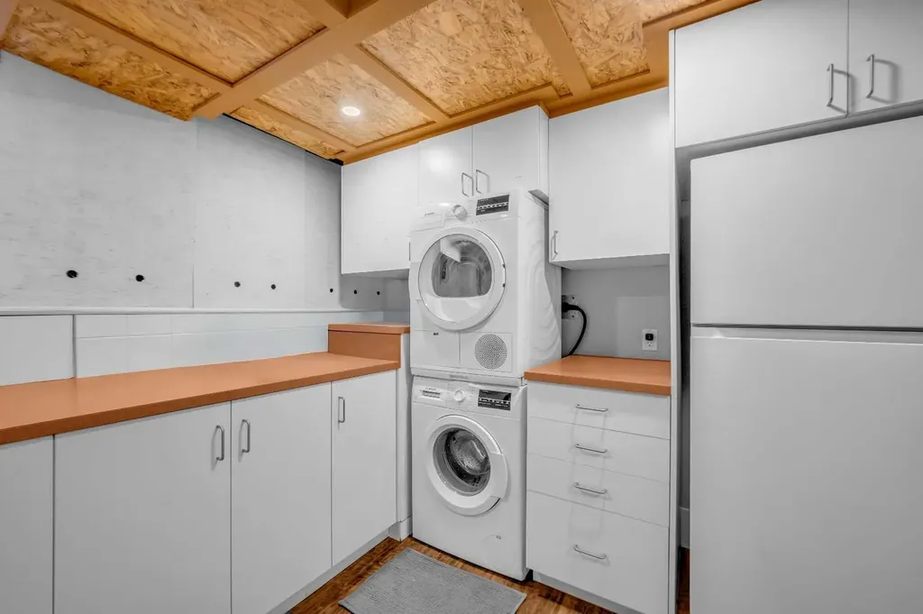 10012 Willowview Road SE Calgary AB T2J 1P4