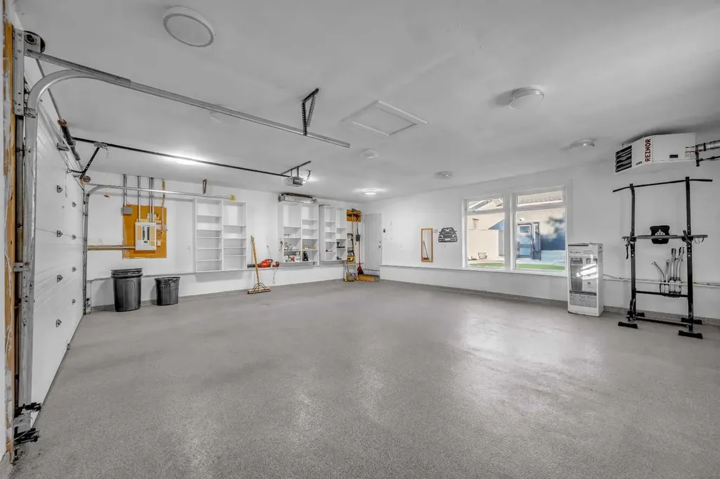10012 Willowview Road SE Calgary AB T2J 1P4