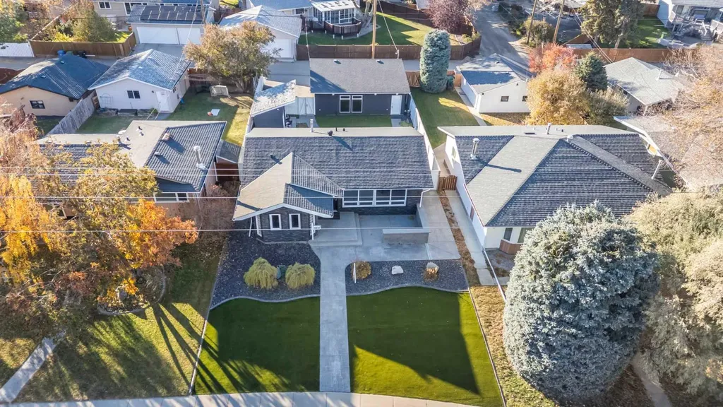 10012 Willowview Road SE Calgary AB T2J 1P4