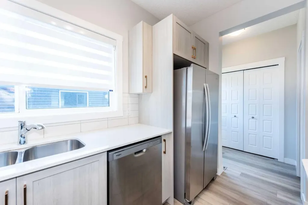568 Legacy Circle SE Calgary AB T2X 5J4