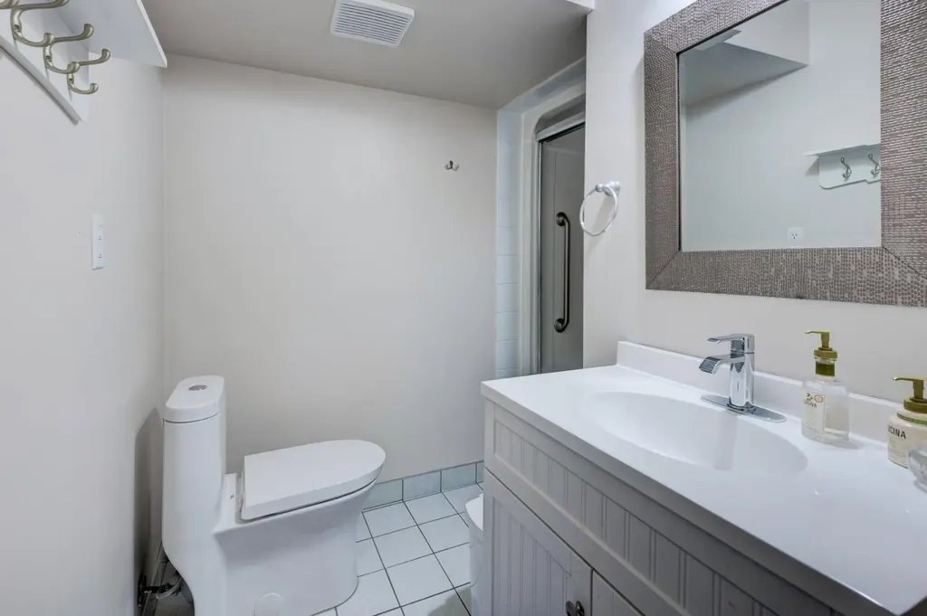 4 Cedargrove Way SW Calgary AB T2W 4V2